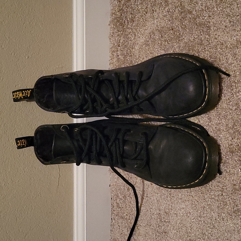 Luana Dr. Martens
